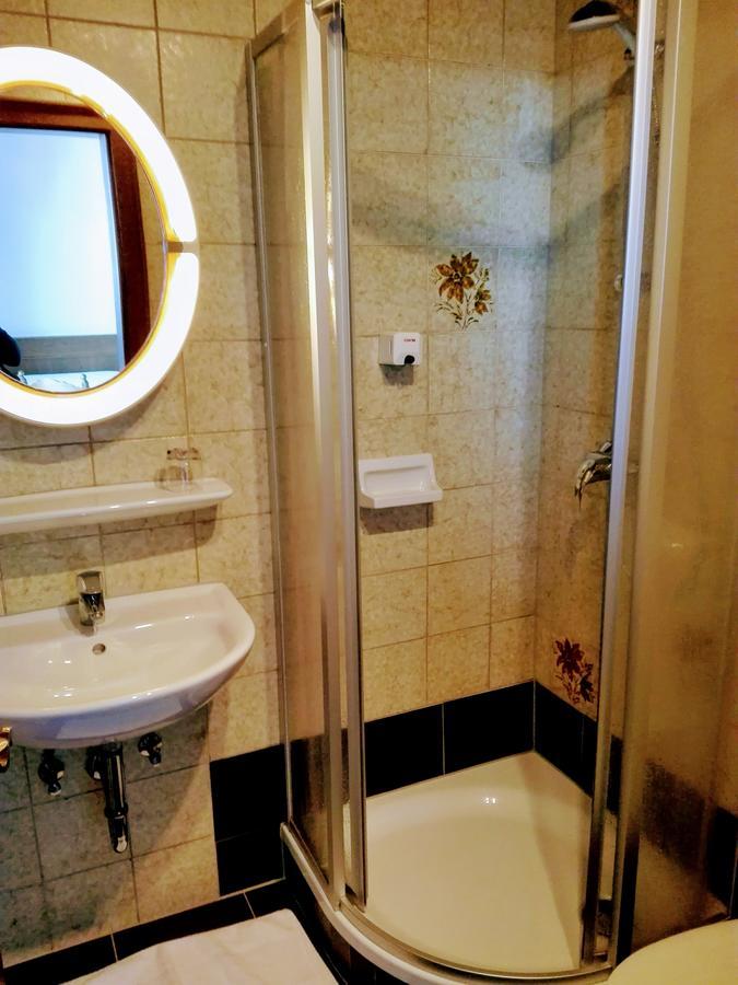 Mosers Pension Филлах Экстерьер фото